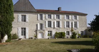 Château de Balzac Château de Balzac