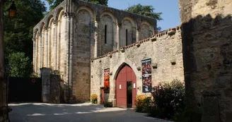 Abbaye Carolingienne Notre Dame et Saint Benoît Abbaye Carolingienne Notre Dame et Saint Benoît