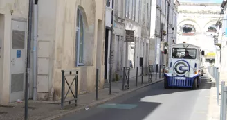 Tour en petit train commenté par un guide Tour en petit train commenté par un guide
