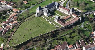 Château de Chalais Château de Chalais