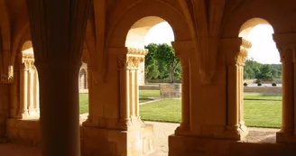 Abbaye de Trizay Abbaye de Trizay