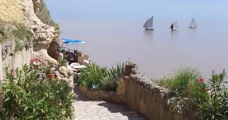 Les Grottes de Matata Les Grottes de Matata