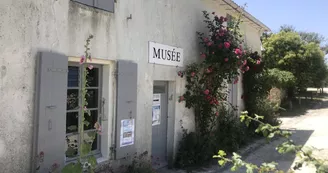 Musée d'Histoire Locale et de la Pêche dans l'Estuaire Musée d'Histoire Locale et de la Pêche dans l'Estuaire