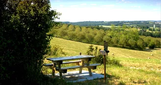 Aire de pique-nique de Saint-Laurent des Combes Aire de pique-nique de Saint-Laurent des Combes