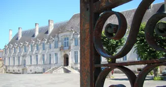 Entrée de l'Abbaye Royale Entrée de l'Abbaye Royale