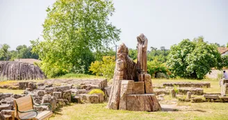 Le jardin et sculpture à Rauzet Le jardin et sculpture à Rauzet