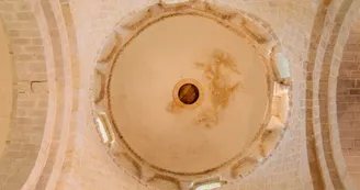 Dans l'église Dans l'église