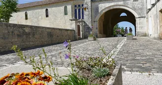 Circuit VTC N18 Pons Ouest cite medievale UNESCO Hopital des Pelerins Seugne 4 Circuit VTC N18 Pons Ouest cite medievale UNESCO Hopital des Pelerins Seugne 4
