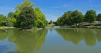 Etang du Parc Barabeau et son aire de loisirs à Jarnac-Champagne Haute-Saintonge Etang du Parc Barabeau et son aire de loisirs à Jarnac-Champagne Haute-Saintonge