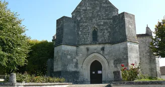 Eglise de Germignac Vignoble du Cognac Haute-Saintonge Ne Domaine de Beaulieu Eglise de Germignac Vignoble du Cognac Haute-Saintonge Ne Domaine de Beaulieu