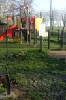 Aire de jeux pour enfants et plateau multisports